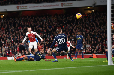 Premier League: volano Arsenal e Tottenham, successo esterno per il Leicester