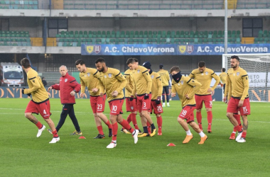 Il Chievo scaccia la crisi nell'anticipo: Cagliari battuto grazie a Giaccherini e Inglese (2-1)