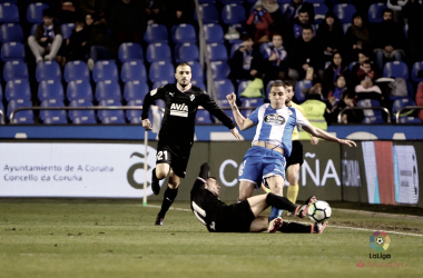 El Eibar no aprovecha su superioridad numérica y empata en Riazor