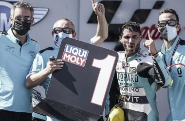 Dennis Foggia junto a su equipo en su victoria en Aragón/ Fuente: Leopard Racing&nbsp;