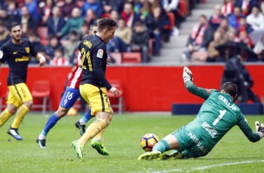 Gameiro se despereza