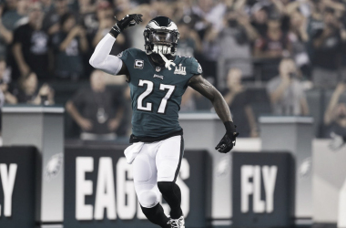 Los campeones reinantes Philadelphia Eagles debutaron con un ajustado triunfo frente a los Atlanta Falcons