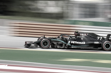 Bottas se lleva la primera pole del año