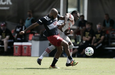 Toronto deja vivo a los
‘Revs’