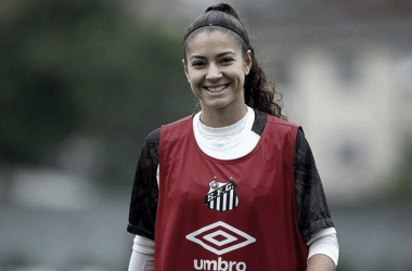 Promessa do futebol feminino, Angelina Constantino deixa o Santos 