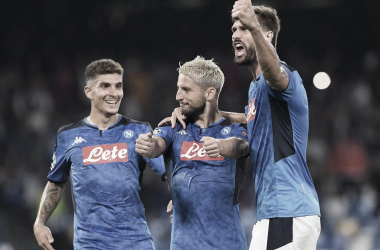 Napoli derrota Liverpool na reta final do jogo e estreia bem na Champions League