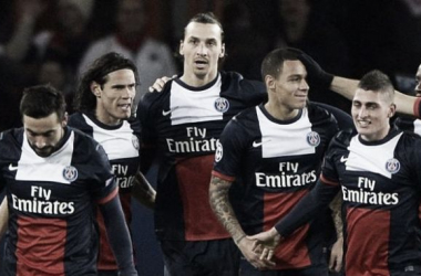 El PSG celebra el primer puesto en el partido 100 de Ibrahimovic