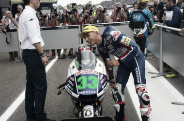 La lluvia ayuda a Bastianini a conseguir la pole position