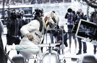 Lewis Hamilton: &quot;Grité de emoción dentro de mi casco&quot;