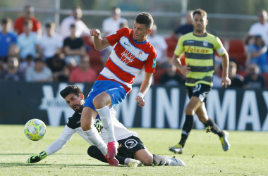 El Recreativo Granada reacciona y vence al Sanluqueño