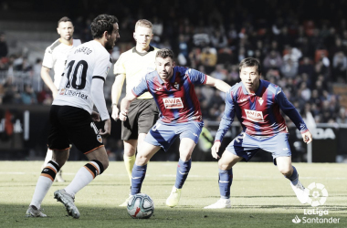 Em fases diferentes, Eibar e Valencia se enfrentam em LaLiga