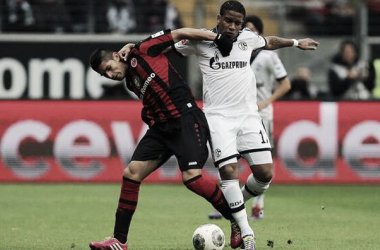 Eintracht y Schalke empatan en un partido loco