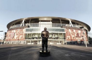 Emirates Stadium, un paseo en bronce por la historia