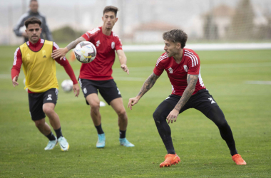 Melendo, Da Costa y Ricard Sánchez en un entrenamiento del Granada CF | Foto: María J. Ramírez