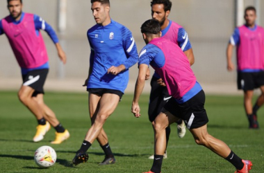 El Granada CF sigue con sus entrenamientos en la segunda semana de parón