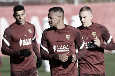 Acuña y Ocampos no entrenan con el equipo, Suso sí