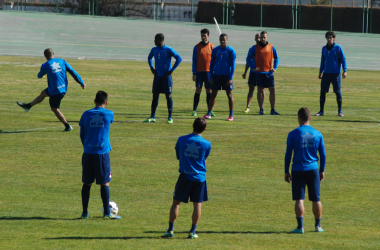 El Granada entrena a puerta cerrada