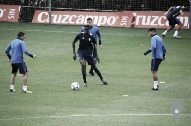 Moha Traoré entrena con el grupo