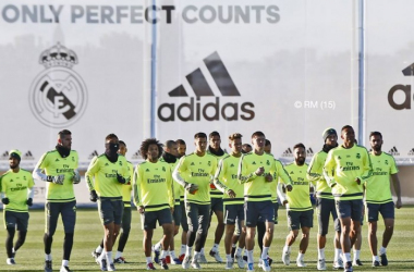 El Madrid entrena al completo antes de viajar a Mestalla