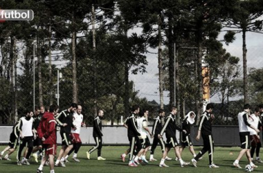 Piqué y De Gea, ausencias en entreno de ánimos