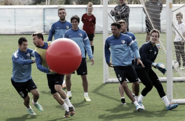 Primer entrenamiento del Málaga CF, a puerta abierta
