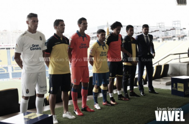 Las Palmas presenta las equipaciones de la temporada 16/17