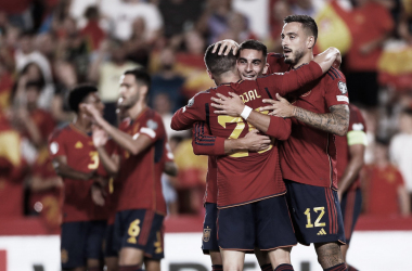 Los jugadores de España celebra uno de los goles a Chipre en Los Cármenes | Foto: SeFutbol