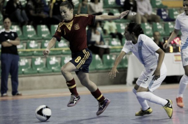 España, a semifinales goleando