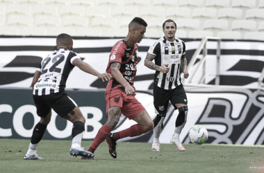 Athletico-PR vence Ceará, sobe quatro posições na tabela e busca Libertadores 