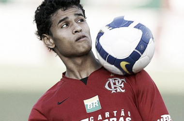 Após ano brilhante, Éverton acerta sua volta ao Flamengo