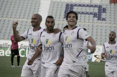 El Real Jaén gana y se relaja