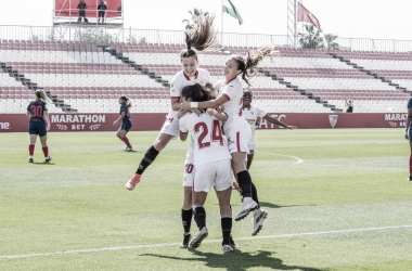 Las sevillistas cogen aire en un domingo de feria (3-2)