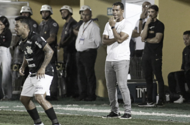 Fernando Lázaro não aponta para jogadores em derrota do Corinthians: "Time não esteve bem no geral"