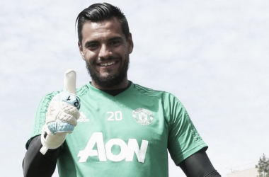 Sergio Romero firma un nuevo contrato con el Manchester United