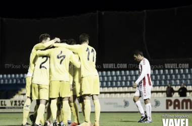 El Villarreal B tropieza ante el Huracán Valencia pero se coloca líder momentáneo