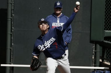 Dodgers gana con participación de Julio Urías y Sergio Romo
