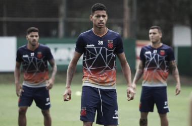Paraná recebe Vasco em duelo na zona de rebaixamento do Campeonato Brasileiro
