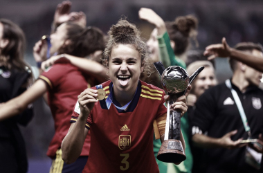España festejando el primer título mundialista Sub-20 | Fotografía: FIFA
