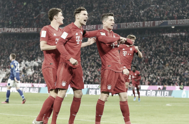 Bayern de Munique atropela Schalke 04 e sobe ao segundo lugar da Bundesliga