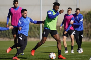 Eteki y Gonalons se incorporan a la dinámica del Granada CF