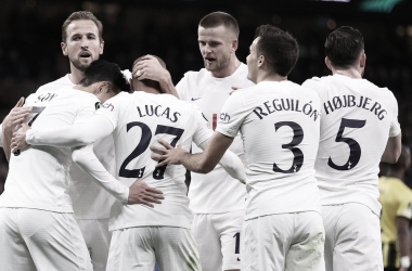 Em jogo cheio de gols e expulsões, Tottenham supera Vitesse na estreia de Antonio Conte