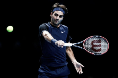 Federer asesta el primer golpe