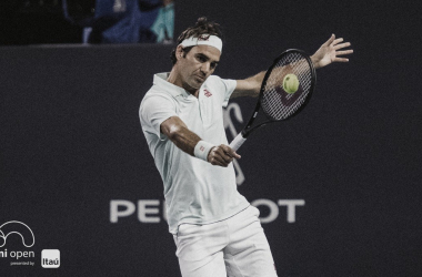 Federer domina Anderson e segue às semifinais em Miami
