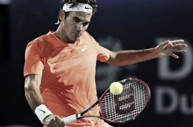 Un triunfante Roger Federer vuelve al tour derrotando a Youzhny en Dubai