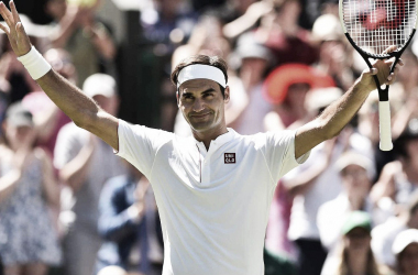 De roupa nova, Federer passa fácil por Lajovic e chega à segunda rodada de Wimbledon