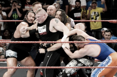 Samoa Joe y Brock Lesnar se desatan