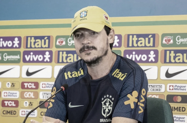 Diniz lamenta falta de pontaria após derrota: "Tivemos chances de fazer o segundo e o terceiro"