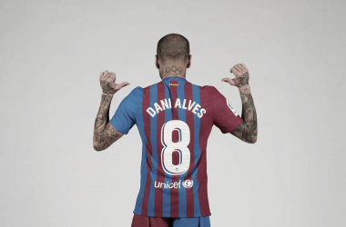 Dani Alves, el nuevo 8 del Barça