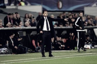 Van Bronckhorst: &quot;El equipo ha jugado bien hoy respecto a los primeros partidos&quot;