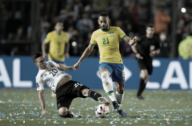 Sem Neymar e Casemiro, Brasil joga bem e empata com Argentina de Messi